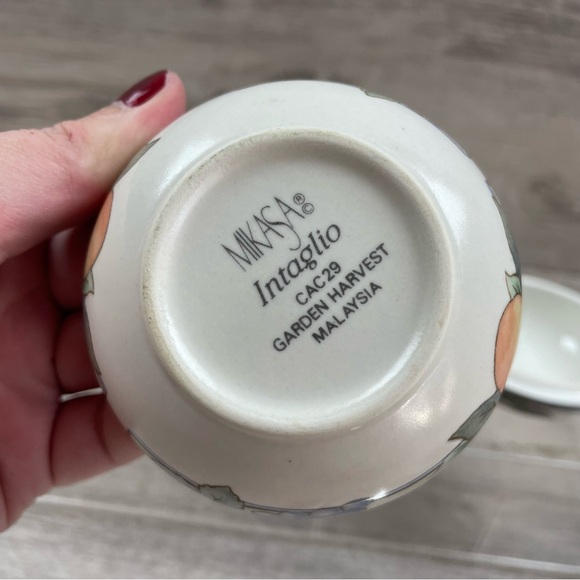 Mikasa Intaglio Garden Harvest Round Lidded Trinket Box CAC29 Malaysia - Picture 6 of 8